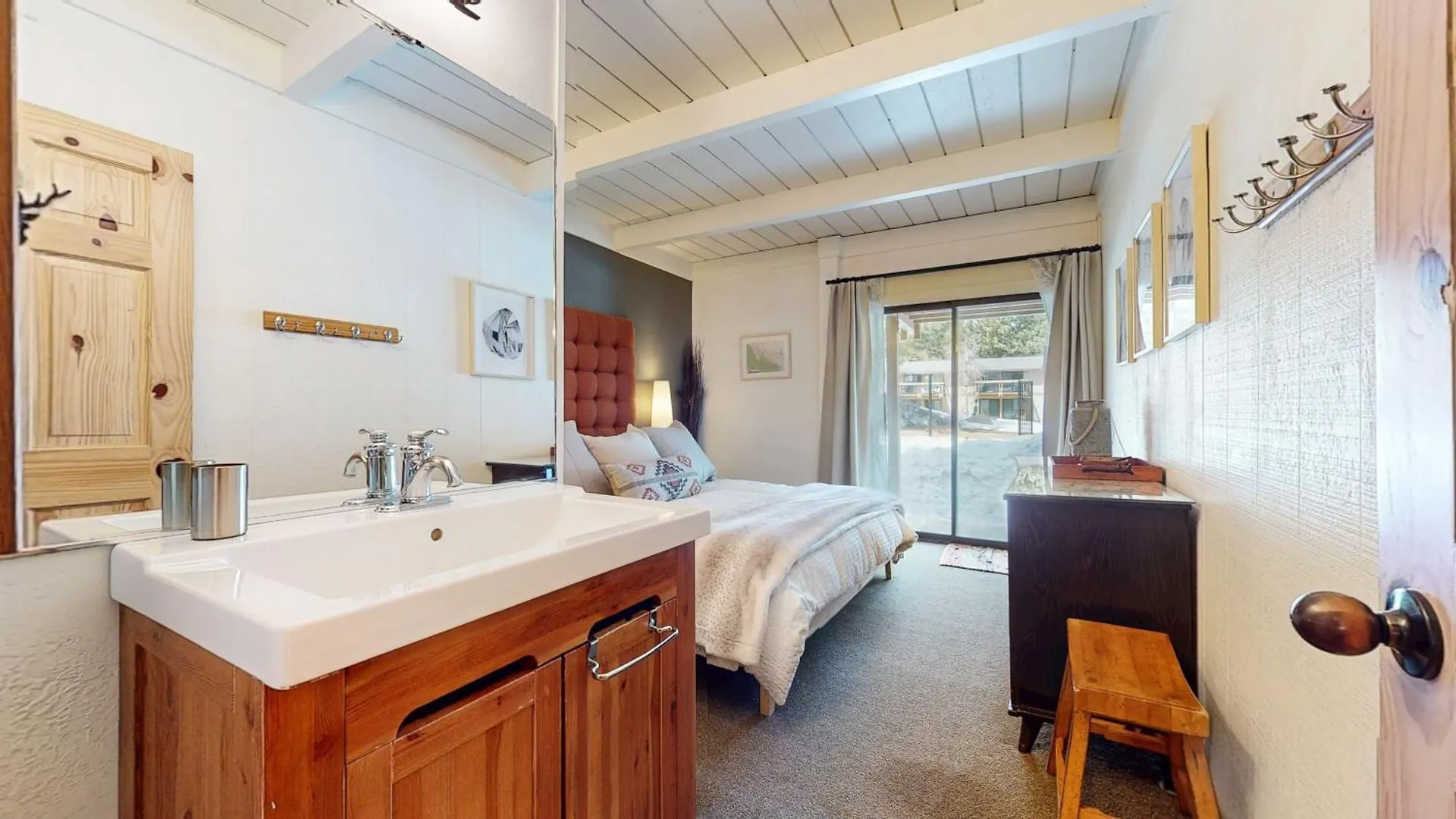 Apartment Villa De Los Pinos #09 Condo Mammoth Lakes